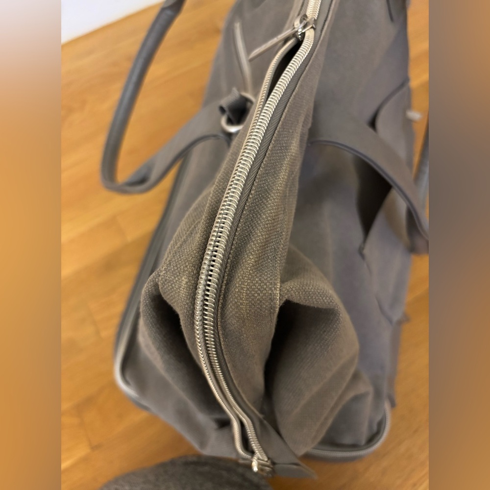 Beis Weekender Bag in Grey - Picture 4 of 7